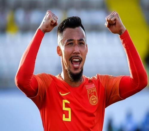 意外！這兩位曾經的上港主力可能無緣俱樂部新賽季冬訓，引發熱議