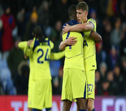 英超勁旅征服客場(chǎng)，成功復(fù)仇，追趕曼聯(lián)，被利物浦甩開7分