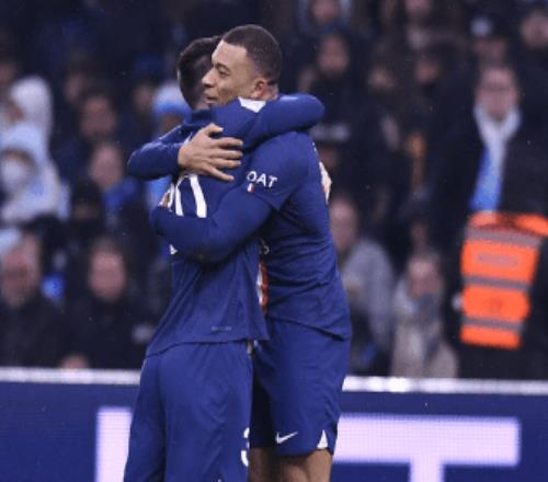 雙喜梅西解鎖五大聯賽700球明天成世界足球先生