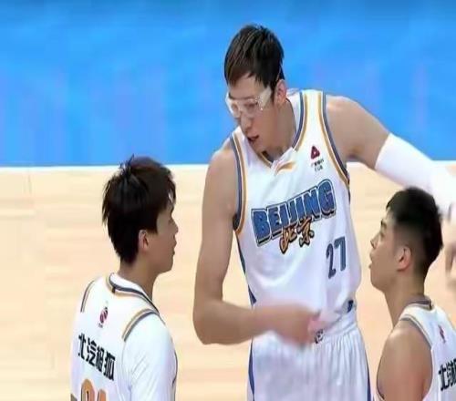 CBA第七輪戰(zhàn)報(bào)：強(qiáng)弱之勢漸分明，黑馬折戟爭冠熱門遇困境