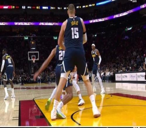 掘金五大主力倒下四位約基奇受傷或改變西部格局