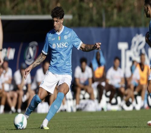 全市場(chǎng)：那不勒斯真是有耐心想把盧卡送走了估計(jì)是準(zhǔn)備了個(gè)租借后悔藥_意甲直播