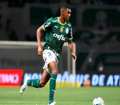 潛在歸化！巴西20歲中鋒將登陸中超，下家2選1，5年后望進國足