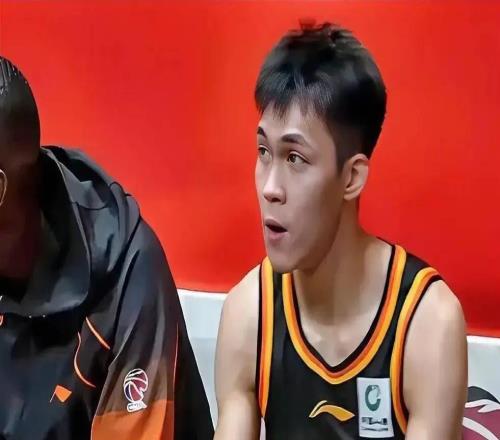 CBA排行榜：上海登第1廣東跌至第3，遼籃未進(jìn)前5，7連敗球隊(duì)誕生