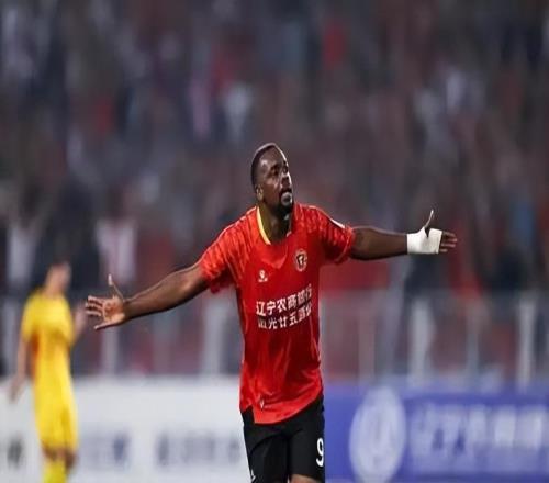 遼寧鐵人沖超主力自宣離隊(duì)，曾立下赫赫戰(zhàn)功，讓球迷直言不舍