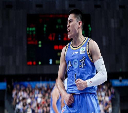 傷的不輕！陳盈駿鼻尖骨折，曾凡博復(fù)出差1步，布朗回應(yīng)加入男籃