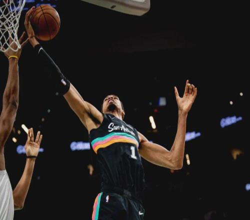 7連敗！連續三年橫掃！文班亞馬克星誕生