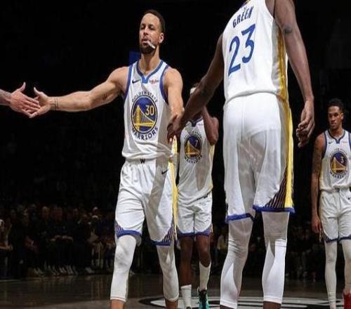 庫(kù)里：被客場(chǎng)歡呼聲分心罰丟但對(duì)此很感激