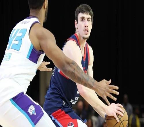 快船二隊(duì)內(nèi)線新秀完成大爆發(fā)，但他還是難阻球隊(duì)遭遇這場(chǎng)失利