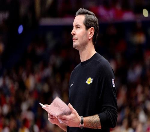 湖人106128活塞4壞消息！防守被爆，艾頓無態度，詹姆斯主導丟分