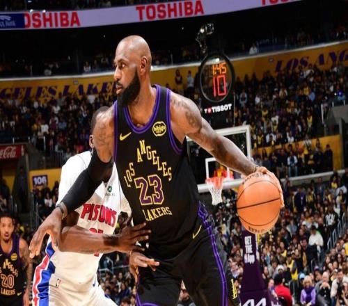 詹姆斯41歲生日夜，迎22分慘敗！東契奇30分11助，一戰看懂四件事