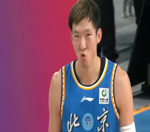 破案了！同是延誤發(fā)球，周琦卻不用吃T原因找到，怪少杰學藝不精