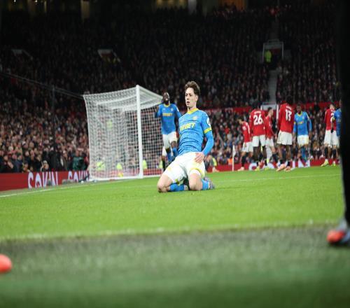 再次面對狼隊的曼聯(lián)變菜了，所以此前的大勝只能變平局了