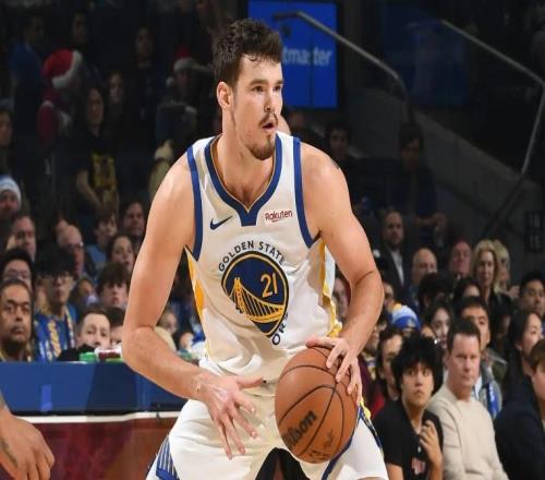 最近一段時間的狀態慘不忍睹！勇士內線新星會跌出先發陣容嗎