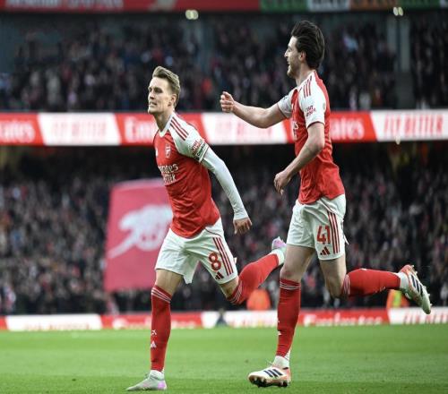 英超積分榜，阿森納41痛擊維拉，曼聯11遭狼隊逼平，切爾西22