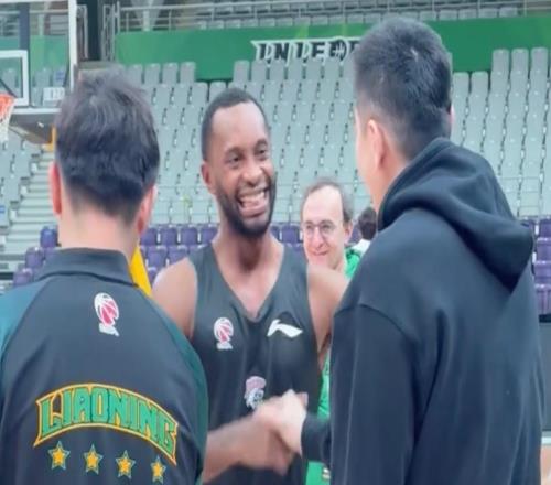 弗格：回到遼寧比賽非常感慨，這里都是我的家人和兄弟