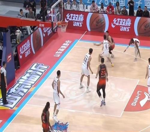 高速男籃88：78擊敗山西，止住三連敗，以勝利收官2025年