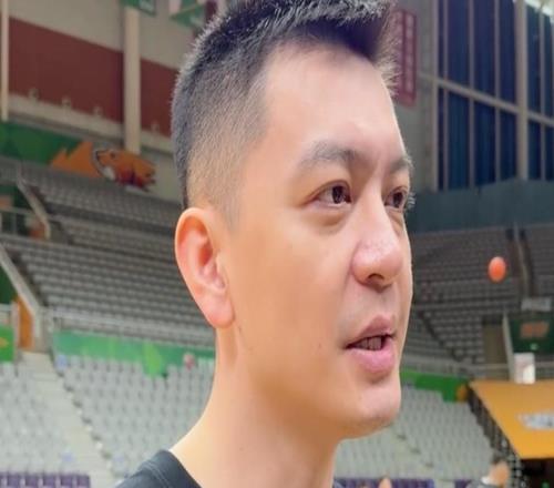 楊鳴：威爾斯傷病還需評估希望張鎮麟和弗格未來越來越好