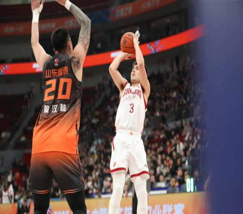 三連敗的山西男籃！潘江采訪引球迷熱議，前教練直言：皇帝的新裝