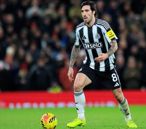 一場(chǎng)31讓英超豪強(qiáng)征服客場(chǎng)，終結(jié)3輪不勝，吉馬良斯補(bǔ)時(shí)破門(mén)