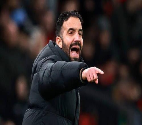 阿莫林再罵曼聯(lián)一人，解釋半場(chǎng)就換下他原因！冬窗欲賣(mài)他簽新前鋒