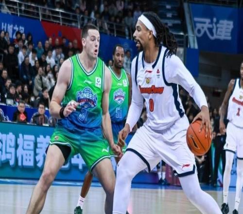 98比74狂勝24分！廣東豪取8連勝沖上第一：這下沖擊冠軍有戲了