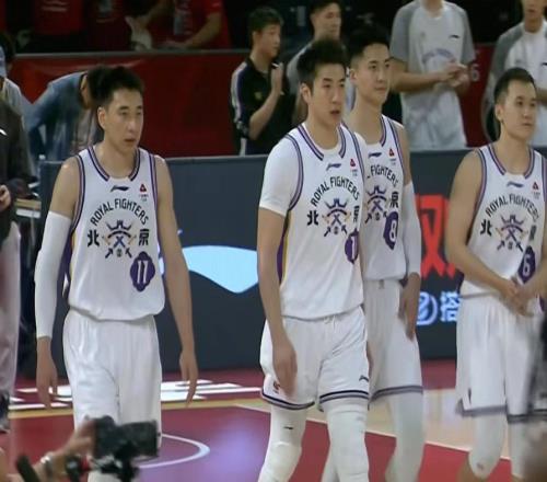 北控男籃險(xiǎn)勝深圳，里勒復(fù)出31+5+5，廖三寧16+4+4賀西寧僅10分