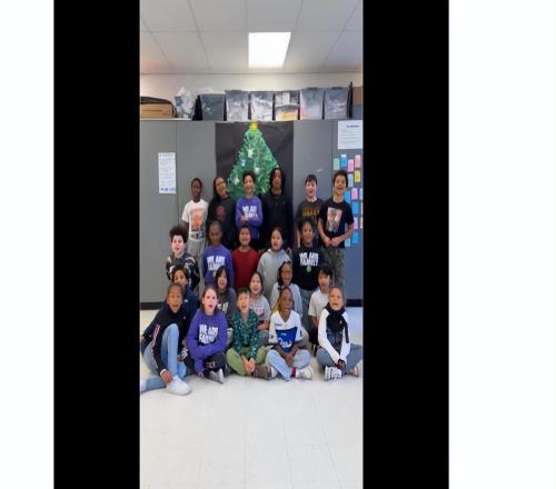 多位小球迷為LBJ唱生日歌！美媒曬13數(shù)據(jù)贊GOAT統(tǒng)治最年輕最年長