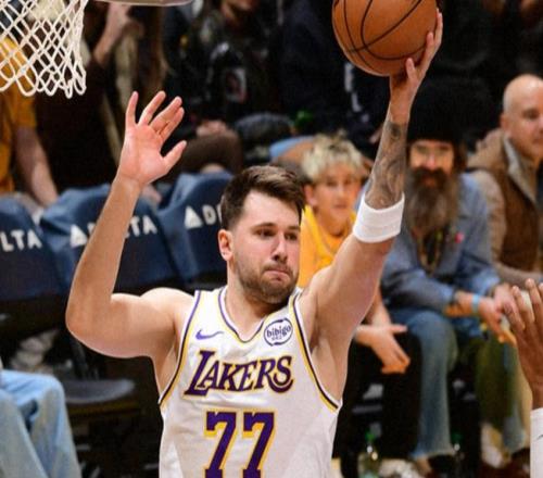 內(nèi)線得分7444！照目前這架勢來看，湖人應(yīng)該要俯沖西部附加賽了