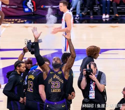 湖人兩大敗因出爐，老詹不找借口！東契奇賽后攤牌，艾頓難堪大任