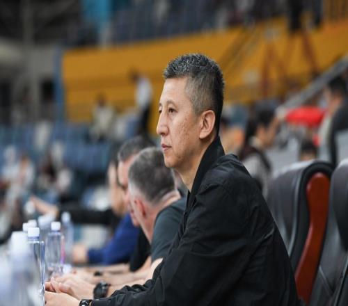 李凱爾回歸倒計時曝男籃歸化布朗概率不大放棄美籍稅太高