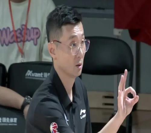 勝廣州發布會！劉煒贊籃板與助攻，強調賽程艱難，阿不都總結不足