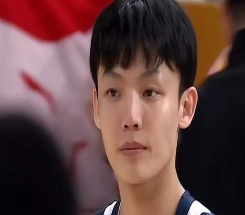 廣東4消息：杜鋒深夜攤牌，奎因最新傷情，徐杰創(chuàng)紀(jì)錄，強(qiáng)援生日