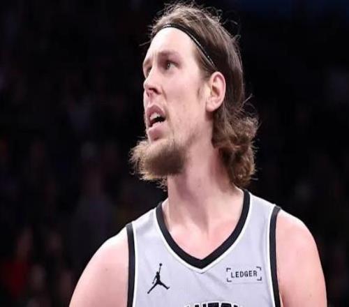 記者：馬刺不會進行大交易，但會利用奧利尼克升級輪換陣容