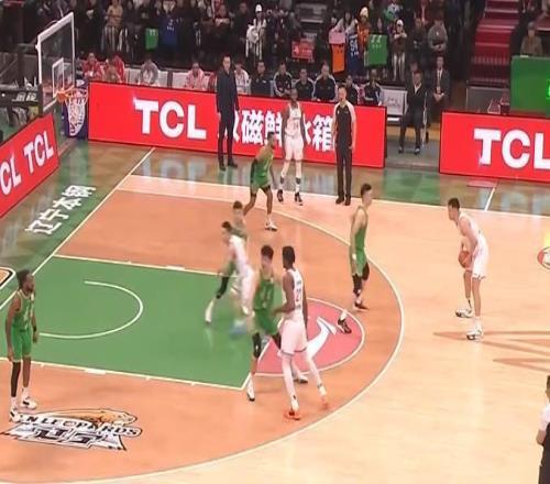 遼寧被上海胖揍！張陳治鋒亮眼莫蘭德低迷威爾斯穩(wěn)健輸出