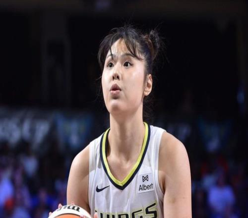 李月汝首秀只剩4天！女籃新年集訓(xùn)趕不上左膝護具已取負重無壓力