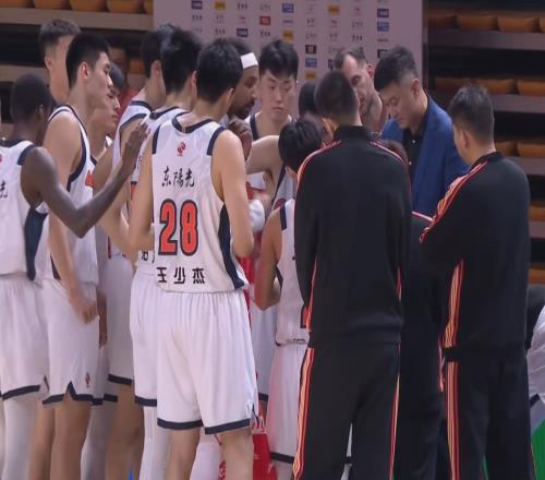 CBA瘋狂一夜！爭冠形勢大亂：北京送廣東首敗，助攻廣廈升至第一