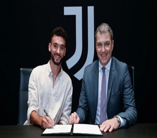 全市場報(bào)道：尤文在冬季轉(zhuǎn)會窗計(jì)劃引進(jìn)新右后衛(wèi)，若昂馬里奧出現(xiàn)在離隊(duì)名單上_意甲直播