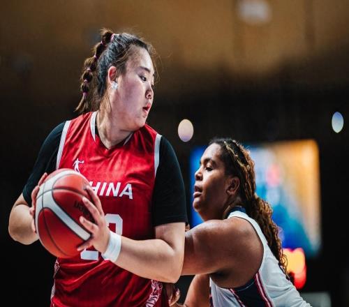 晚上9點官宣！中國女籃公布最新大名單：劉禹彤入選，楊舒予領銜