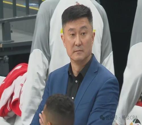 廣東男籃31分慘敗，北京男籃大勝，曾凡博賽季首秀18分，徐杰重傷