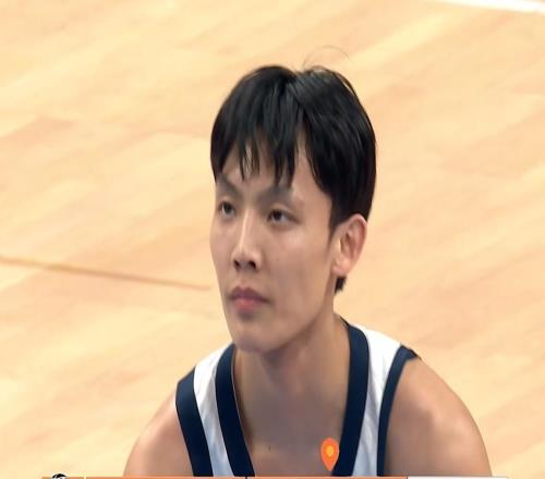 廣東半場落后北京26分！徐杰被周琦撞傷膝蓋，薩姆納23分