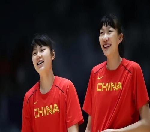 籃協(xié)官宣中國女籃15人集訓(xùn)名單：韓旭李月汝領(lǐng)銜張子宇未入選