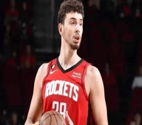 轟30+4+7！成歷史第二人，所有人都說你該退役，你卻又創NBA奇跡