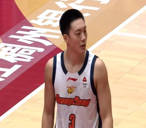 不要讓胡明軒打控衛！他真的打不了1號位球迷：杜鋒太固執