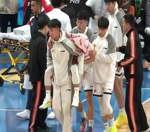 慘烈！薩姆納23分，其余球員8分+21中1，徐杰傷退，廣東隊難了