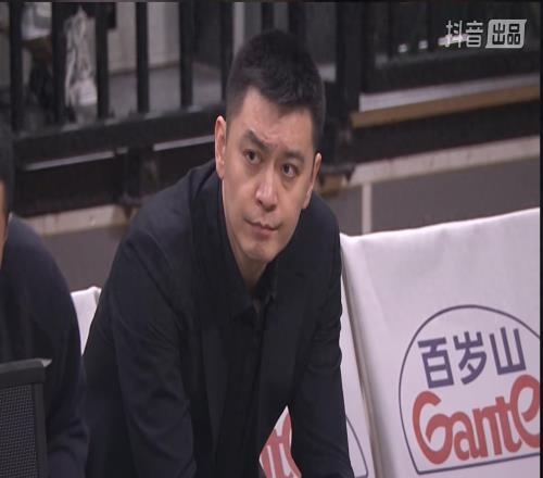 虧死！遼寧隊簽來一個廢才，連續(xù)3場怒砍1分，四連敗是自作孽