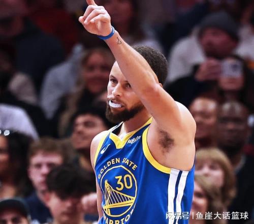 勇士132125黃蜂！無解的不是贏球，是庫(kù)里賽后表態(tài)，三人被認(rèn)可