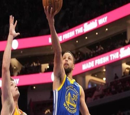 庫(kù)里26+4米勒33分勇士客場(chǎng)力克黃蜂