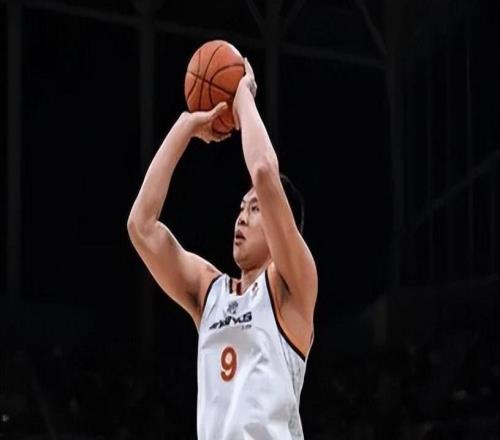 3將回暖主導上海五連勝！張鎮(zhèn)麟+洛夫頓拾巔峰，閆鵬飛攻守一把抓