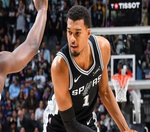 文班傷退31+13尚帕涅新高36分馬刺主場逆轉尼克斯